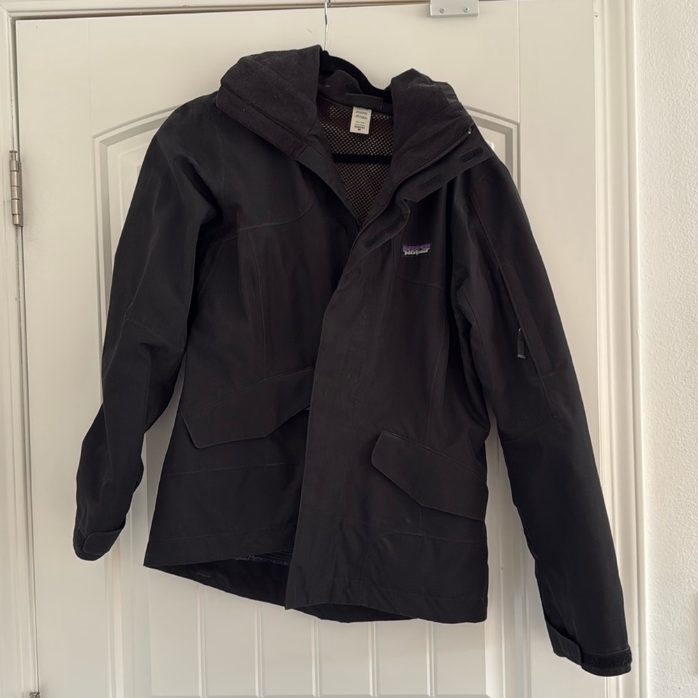 Patagonia women’s ski jacket size M